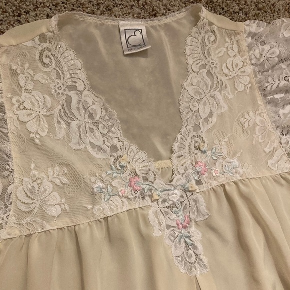 Vintage Eve Stillman Pale Yellow Lace and Nylon Nightgown - Picture 10 of 12